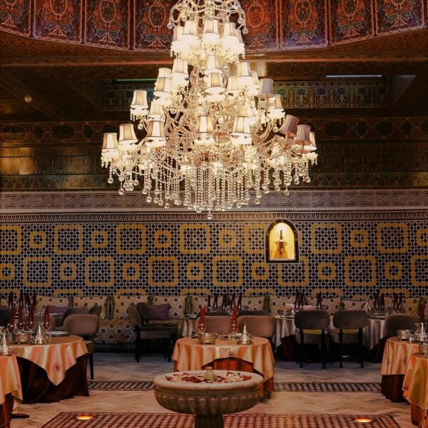 Step into our royal dining room and experience true elegance. A perfect setting for unforgettable moments (2)